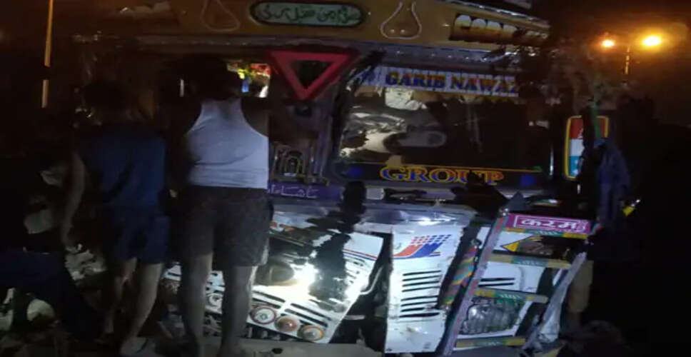  Sirohi में ट्रैक्टर और ट्रक में टक्कर, हादसे में ट्रैक्टर में सवार 1 की मौत, 11 लोग घायल