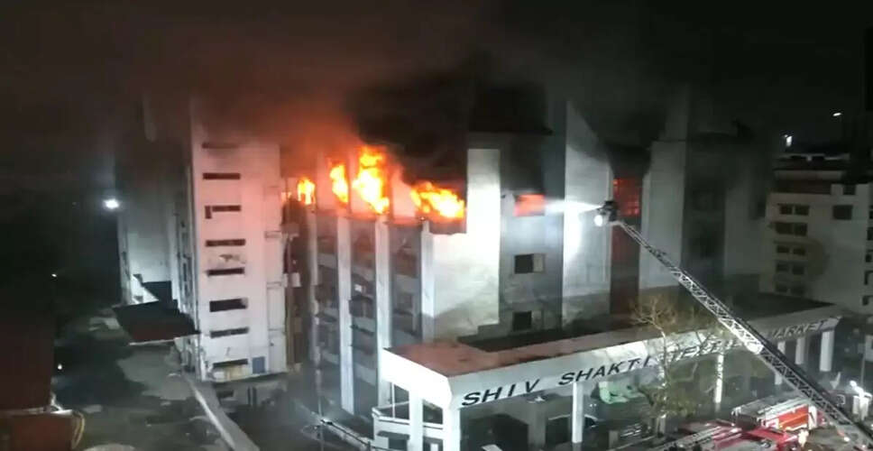 सूरत की आग में जलकर ख़ाक हुई Pali के&nbsp;व्यापारियों की दुकानें, आग चपेट में आई&nbsp;350 से ज्यादा साड़ियों की शॉप