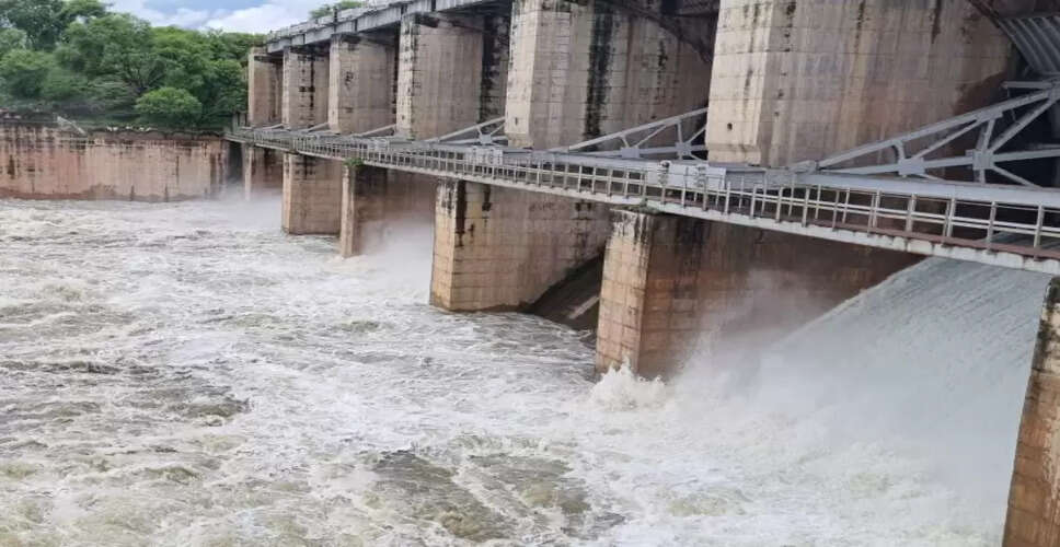 राजस्थान का मिट्टी वाला यह बांध बना चर्चा का विषय! लगातार 8 दिन से बह रहा है पानी, तीसरी बार खुले गेट