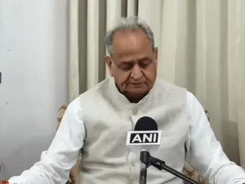 सोनिया गांधी की किताब पर गहलोत का बड़ा आरोप, बोले- बोलने की आजादी को बैन करना चाहती है सरकार