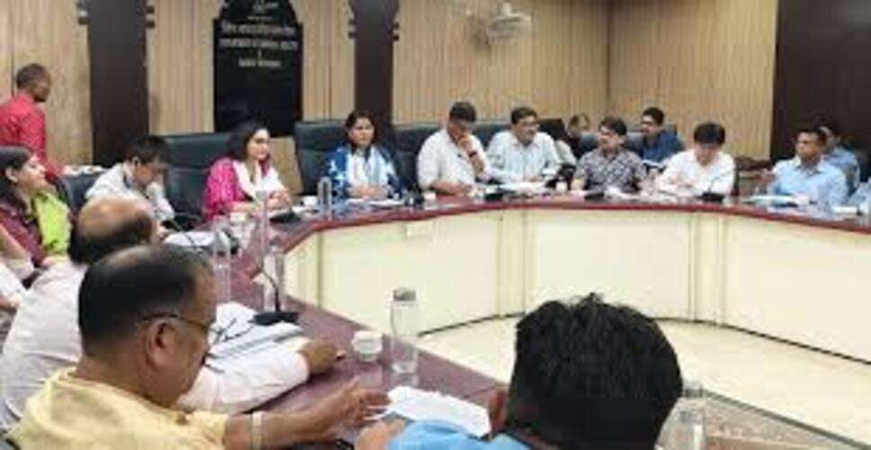 सीकर में सरकारी कार्यालयों का औचक निरीक्षण, कर्मचारियों की उपस्थिति और कार्यप्रणाली की जांच