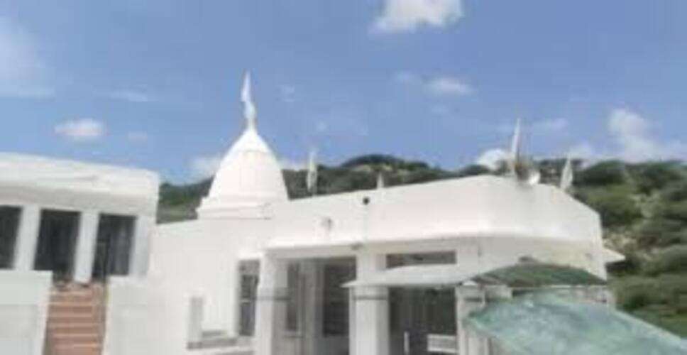 तारानगर में जुआ अड्डे पर पुलिस का छापा, 9 लोग गिरफ्तार; नकदी बरामद