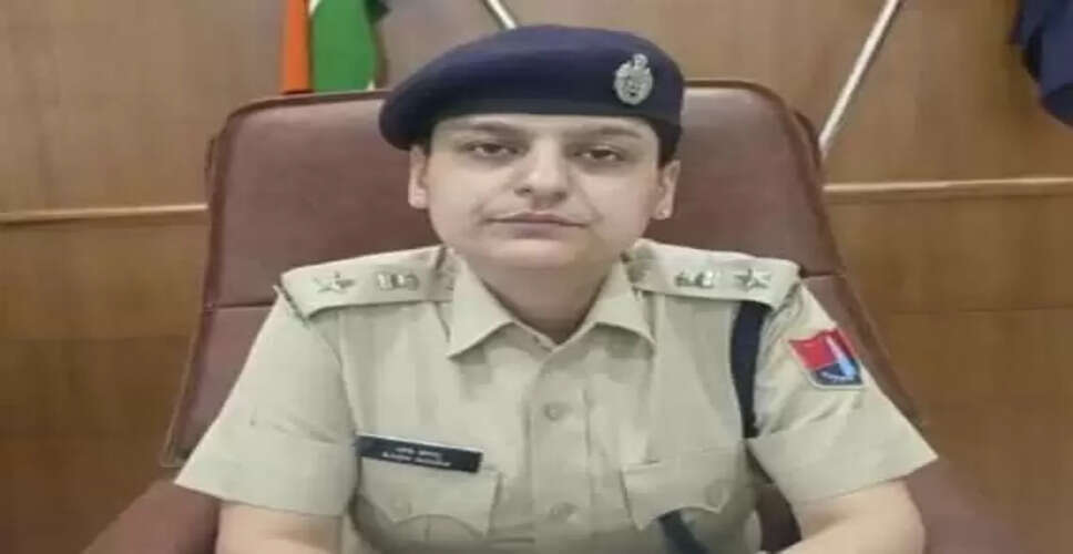 Dausa&nbsp;में डीएसपी ने छात्राओं को साइबर अपराध से बचाव की दी जानकारी&nbsp;