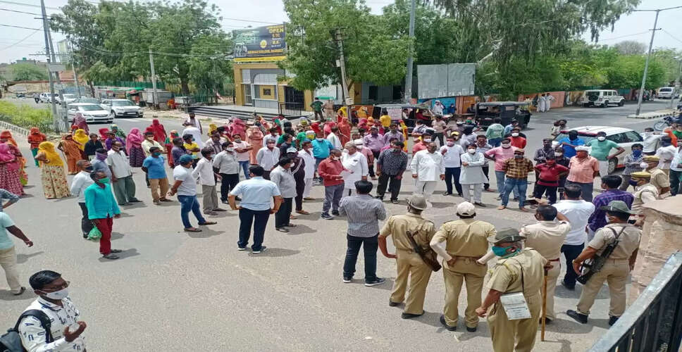 Rajasthan Breaking News: धौलपुर में पुलिस और भीड़ में पथराव की घटना, पुलिस ने दो महिलाओं सहित 6 उपद्रवियों को किया गिरफ्तार