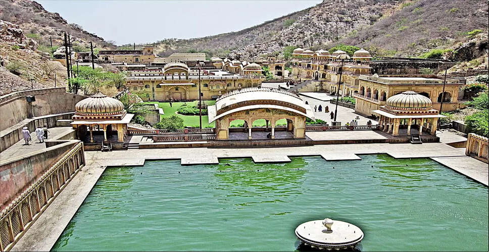 Jaipur&nbsp;&nbsp;रामोदराचार्य ने सालों पहले गलता तीर्थ संप्रदाय के रामानंद की गद्दी को कर दिया था&nbsp;रामानुज घोषित