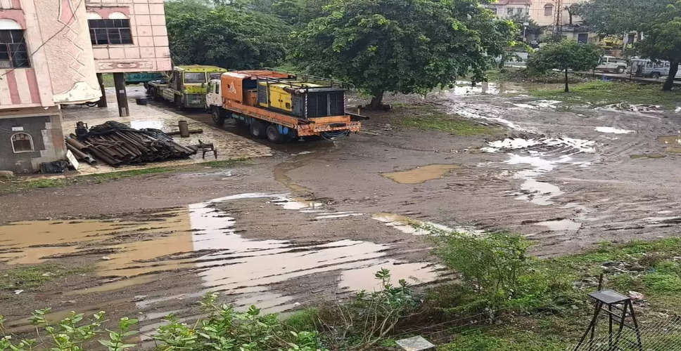 Pratapgarh बदला मौसम, सुबह तपन के बाद शाम को हुई बारिश