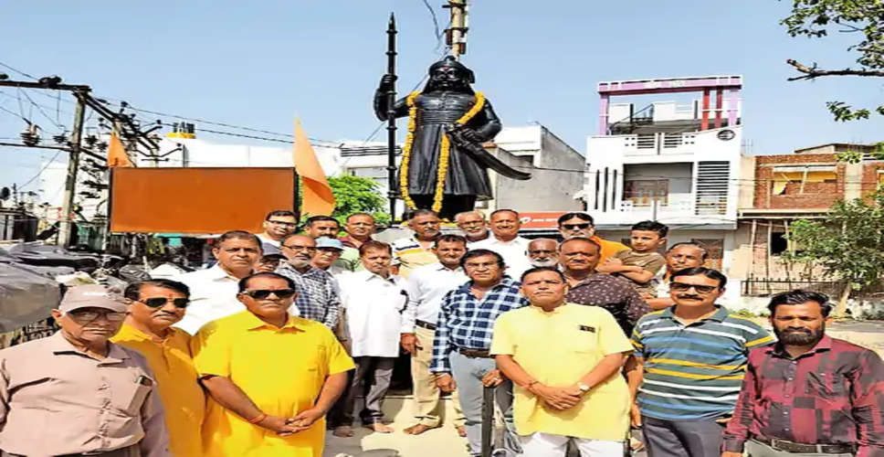 Banswara महाराणा प्रताप की प्रतिमा पर श्रद्धांजलि अर्पित की गई