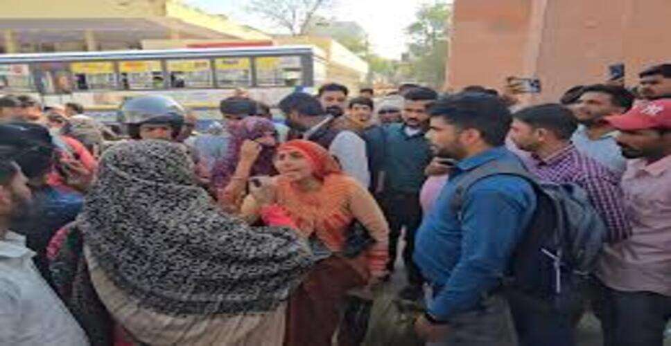 Jhunjhunu रोडवेज डिपो पर मंगलसूत्र चोरी के शक में मारपीट, आधे घंटे बस रुकी