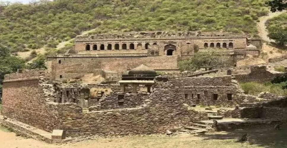 वीडियो में देखें भानगढ़ की रानी रत्नावती की कहानी जिसके कारण एक पूरा नगर हो गया बरबाद