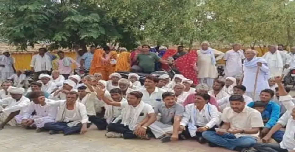 Dausa जमीन हड़पने के आरोपियों पर कार्रवाई की मांग, प्रदर्शन जारी 