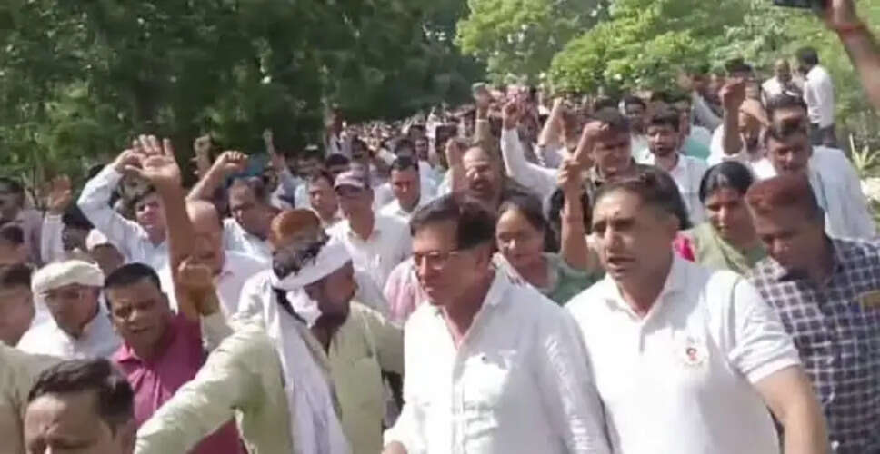 नैनवां के विकास कार्यों को लेकर पूर्व पालिकाध्यक्ष ने मुख्यमंत्री को सौंपा ज्ञापन