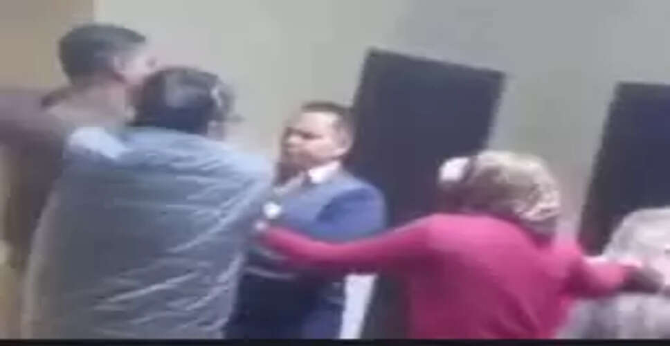 दौसा में बुजुर्ग ने पुलिसकर्मी को मारा थप्पड़, पारिवारिक विवाद सुलझाने पहुंचे कॉन्स्टेबल से बदसलूकी