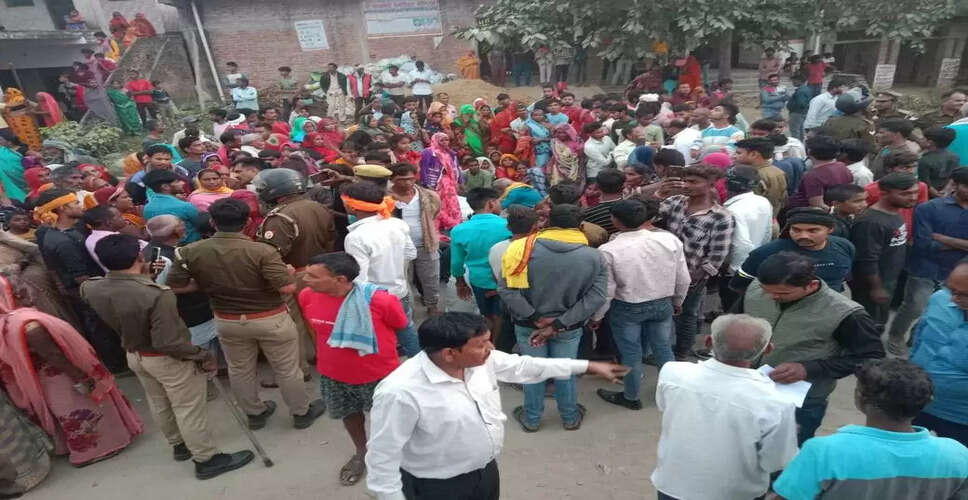 Karoli&nbsp;इलाज में लापरवाही का आरोप, शव सड़क पर रखकर लगाया जाम