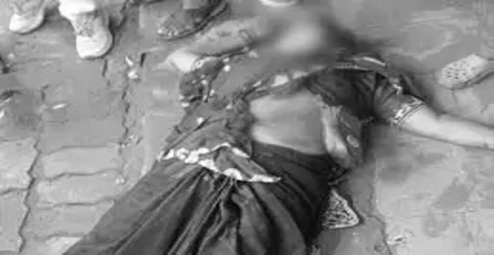 राजस्थान में ऑन रोड मर्डर! एक्स बॉयफ्रेंड ने दिनदिहाड़े महिला टीचर को तलवार&nbsp; से किया लहुलुहान, VIDEO देख कांप जायेगा कलेजा&nbsp;