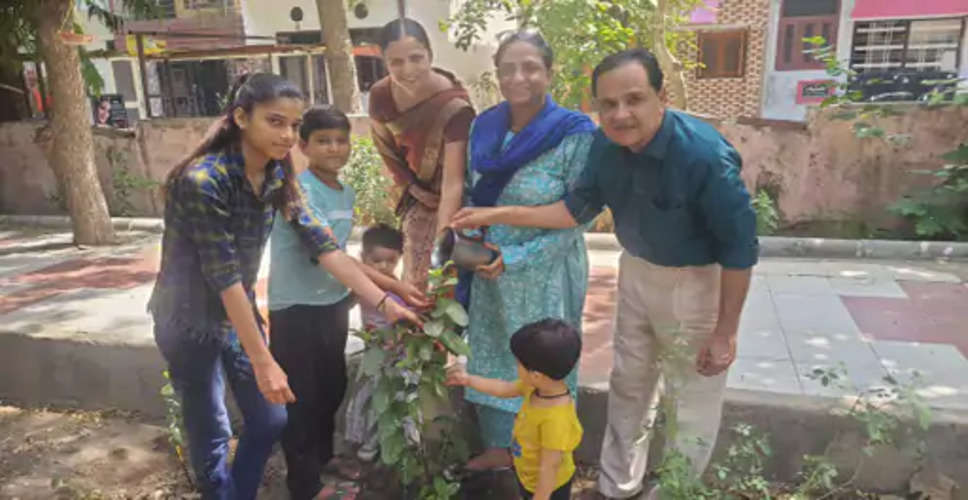 Bhilwara में पर्यावरण संरक्षण की शुरुआत पौधरोपण और प्रश्नोत्तरी से हुई 
