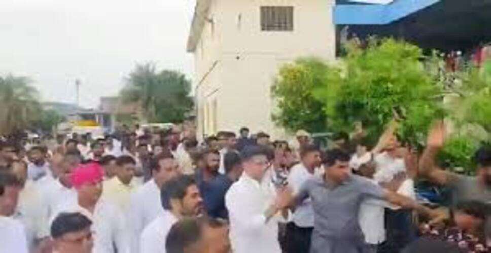 सचिन पायलट पर टिप्पणी के विरोध में कांग्रेस का प्रदर्शन, पुतला दहन कर जताया आक्रोश