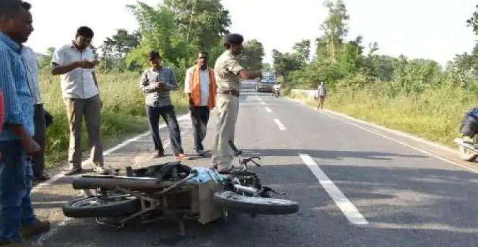 Rajasthan Breaking News: बाडमेर में भीषण सड़क दुर्घटना, ट्रेक्टर&mdash;ट्रोली में बाइक के घुसने से 3 लोगों की दर्दनाक मौत