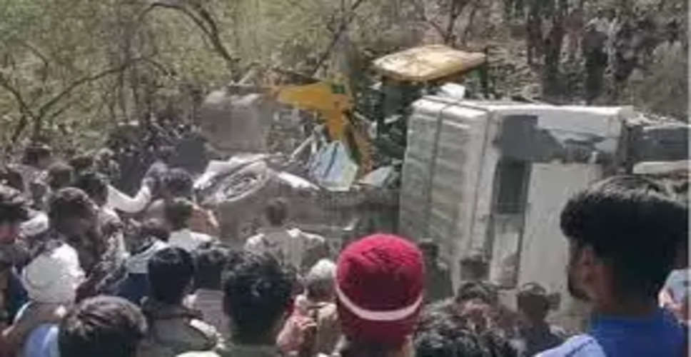 Alwar गोविंदगढ़ में तेज़ रफ्तार बाइक पुल से गिरी, एक की मौत