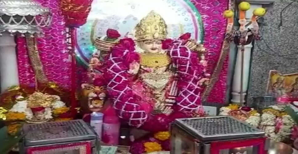 Ajmer में अम्बे माता मंदिर में की गई आरती, उमड़े भक्तजन