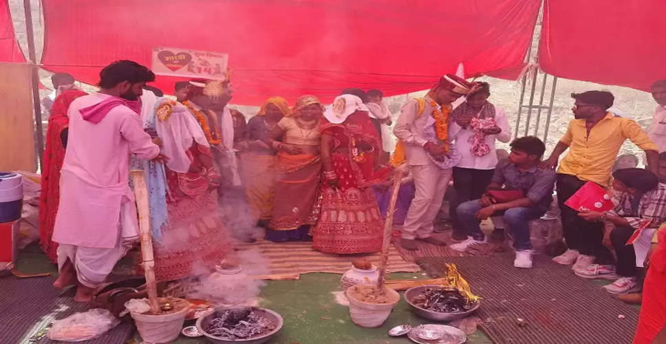 Karoli में जांगिड़ ब्राह्मण समाज का सामूहिक विवाह समेलन में परिणय सूत्र में बंधे 20 जोड़े 