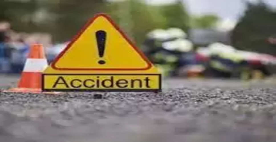 Pratapgarh भंवरमाता में पिकअप पलटी, पांच लोग घायल
