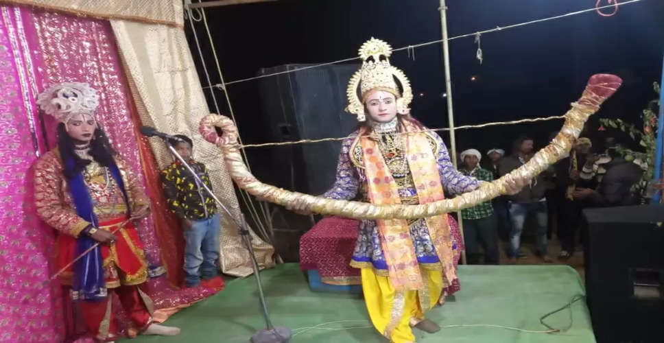 Bharatpur कामां में चल रहे रामलीला उत्सव के स्वयंवर में भगवान श्रीराम ने तोड़ा शिव का धनुष