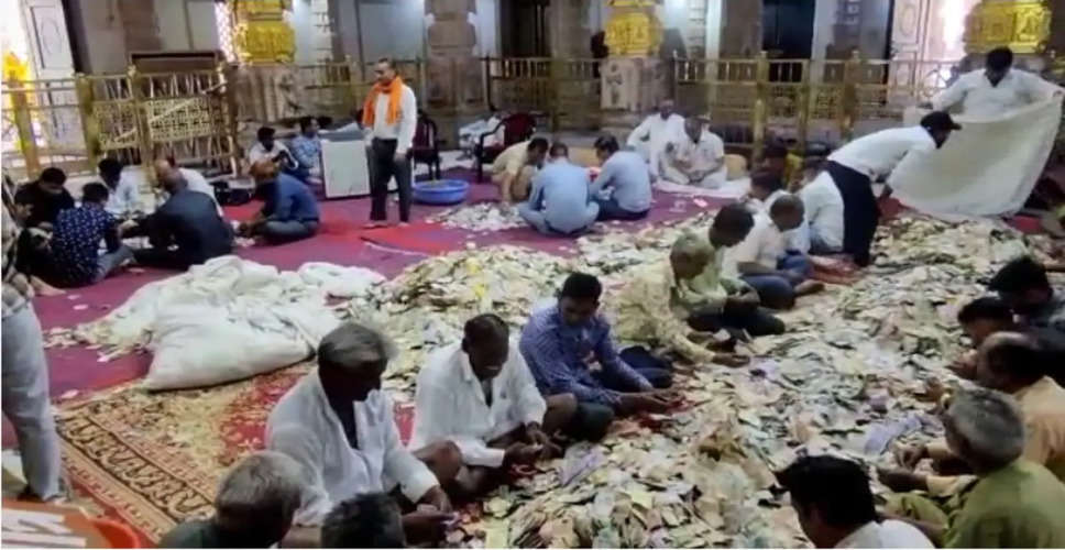 राजस्थान में सांवलिया सेठ का भंडार फिर से खुला, 12 करोड़ रुपये से ज्यादा का आया चढ़ावा, गिनती जारी 