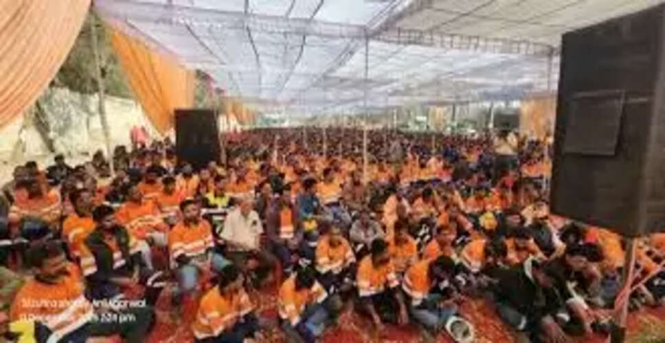 चंदेरिया लेड जिंक सेमल्टर ठेका श्रमिक संघ का पंजीकरण, आमसभा में उमड़ा मजदूरों का सैलाब