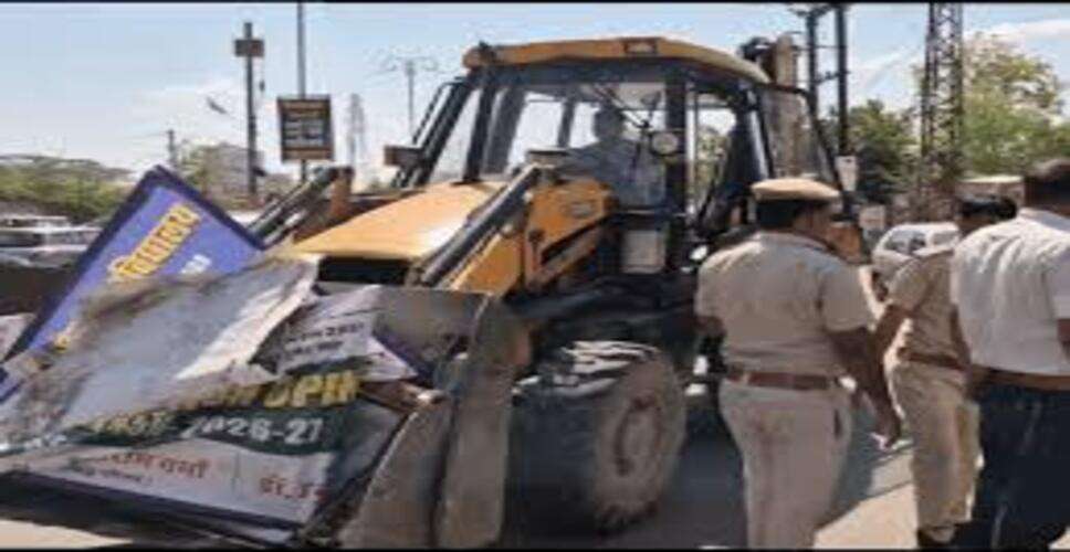 झुंझुनूं में ट्रैफिक सुधार अभियान शुरू, मुख्य चौराहों से हटाया अतिक्रमण