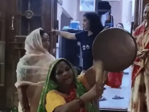 टिकट को लेकर सियासी घमासान, विरोध टालने कांग्रेस-भाजपा प्रत्याशियों को फोन; टिकट नहीं मिला तो निर्दलीय उतरने की तैयारी