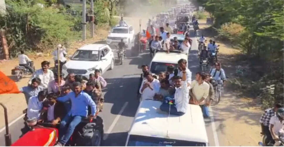 बाड़मेर में किसानों का कलेक्ट्रेट घेराव, 200 ट्रैक्टर से निकले, फसल मुआवजा समेत अन्य मांगों पर सहमति बनी