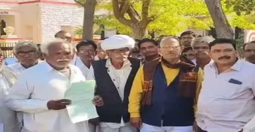 खारड़ा गांव में तालाब के पास धार्मिक आयोजन का विरोध, ग्रामीणों ने जिला कलेक्टर को सौंपा ज्ञापन