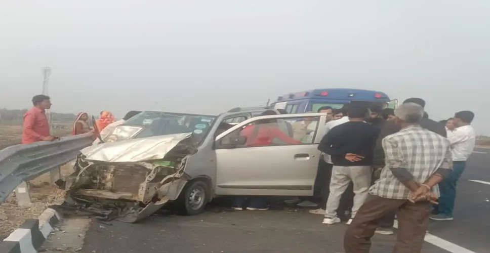 दिल्ली-मुंबई एक्सप्रेसवे पर अचानक आया सांड, 10 गाड़ियों में जोरदार टक्कर, 10 लोग घायल 