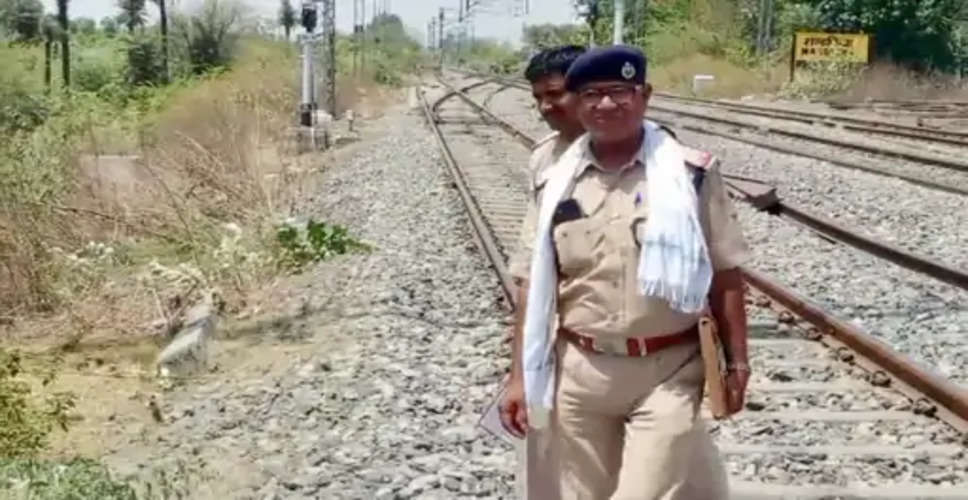 Bhilwara मंडपिया रेलवे ट्रैक के पास मिली युवक की लाश, फैली सनसनी 