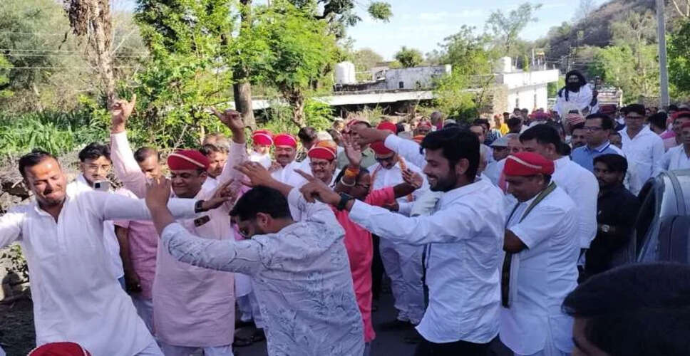 बाड़मेर में कांग्रेस कार्यालय की चारदीवारी पर विवाद, नगर परिषद ने रोका निर्माण