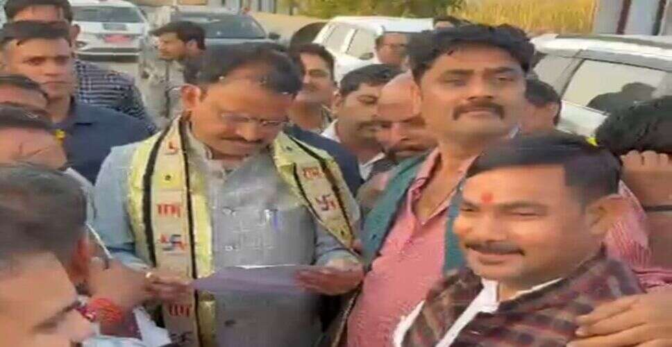 फागी के द्वारकाधीश मंदिर में फूलडोल मेला, डिप्टी सीएम प्रेमचंद बैरवा ने भजनों पर लगाई ताल