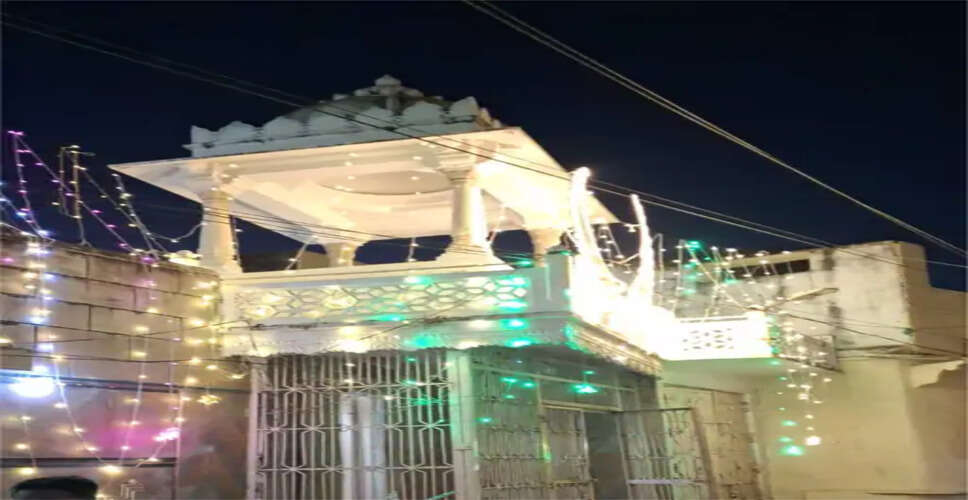 शहर में महावीर जन्म कल्याणक महोत्सव के तहत धार्मिक-सामाजिक कार्यक्रम, अस्पताल में फल वितरण और गोशाला में गोग्रास