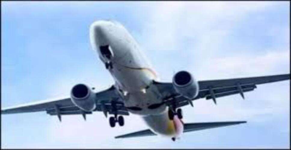 इंदौर से उड़ान भरने वाली फ्लाइट खराब मौसम के कारण लौटी, सैकड़ों यात्री घंटों परेशान