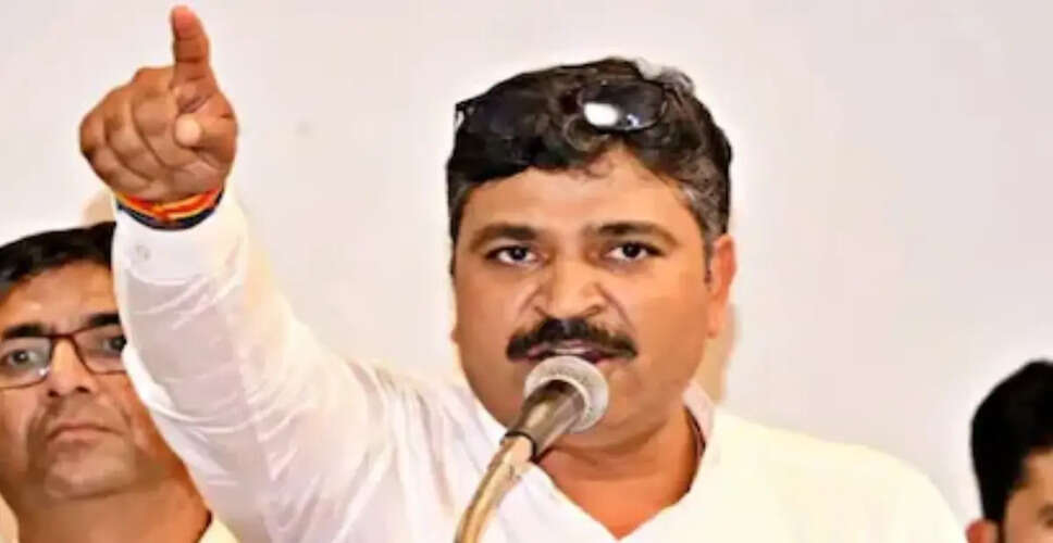 आस्था पर चला बुलडोजर! मंदिर तोड़े जाने से नाराज़ ग्रामीणों का प्रदर्शन, हालत का जायजा लेने पहुंचे&nbsp;मंत्री टीकाराम जूली 