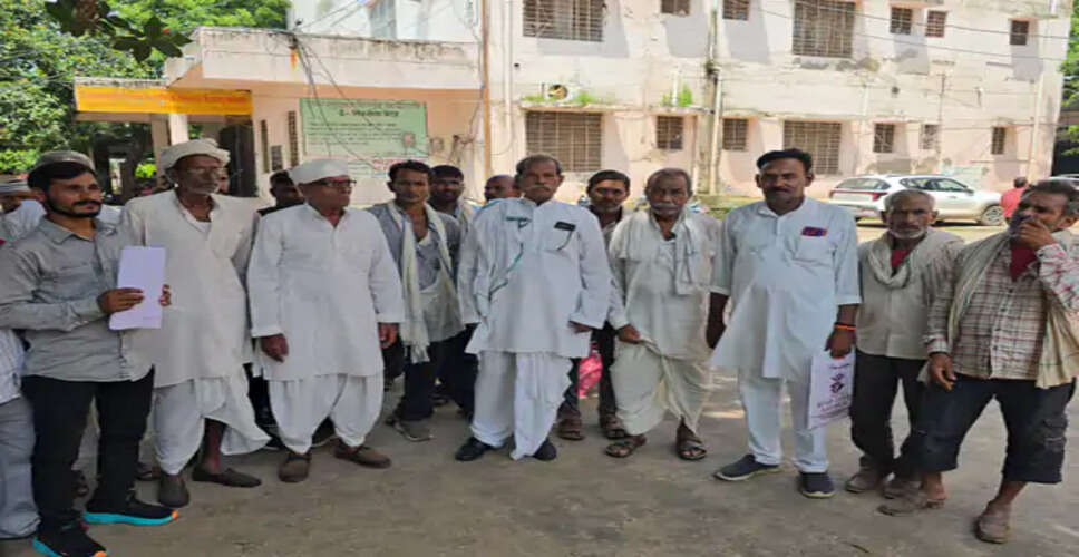 मगरमच्छ के हमले में युवक की मौत, ग्रामीणों ने परिवार को आर्थिक सहायता और नौकरी की मांग की
