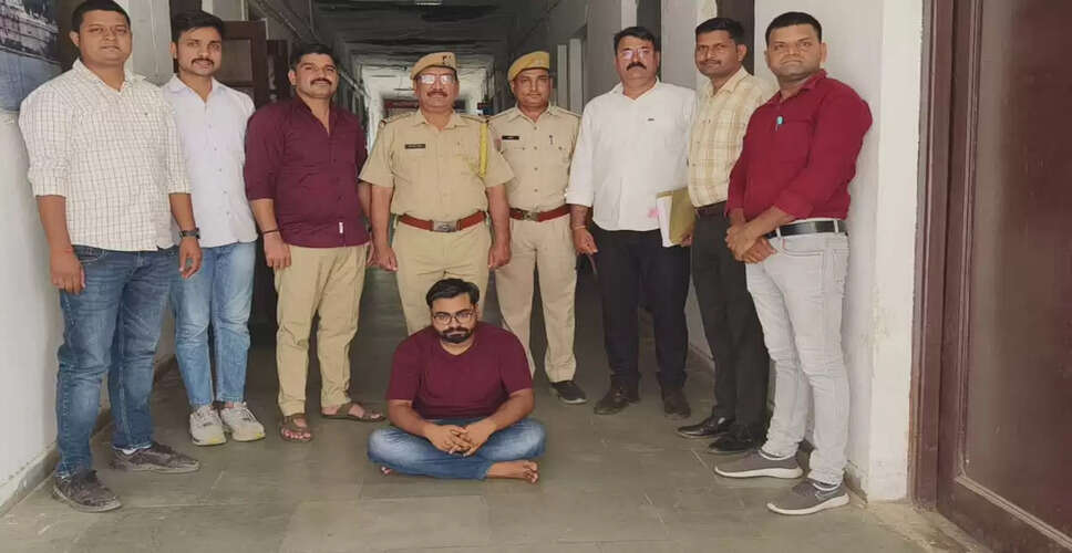 शातिर दिमाग और तकनीक की मदद से&nbsp;B.Tech स्टूडेंट ने बना डाली 82 फेक Websites! फिर पूरे देश में लूटे करोड़ों रूपए, जानिए पूरा मामला&nbsp;