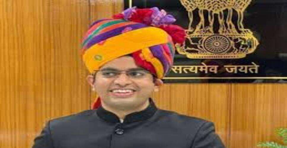 डीडवाना-कुचामन कलेक्टर का नावां दौरा, सरकारी कार्यालयों का किया निरीक्षण