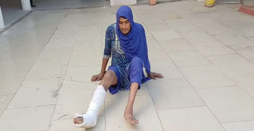 लग्जरी-कारों में आग लगाने वाला कान पकड़कर बोला-गलती हो गई:महिला के कपड़ों में पहाड़ों में छुपा था, पत्नी से मिलने बाहर निकला तो पुलिस ने पकड़ा