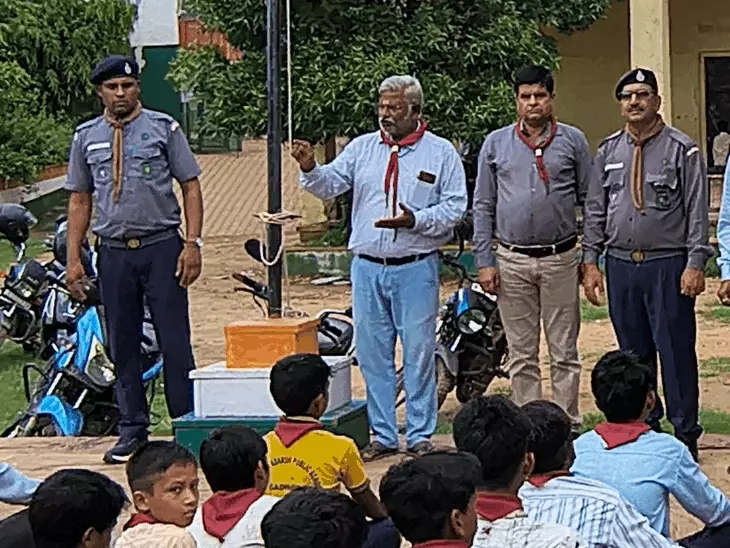 100 से ज्यादा स्काउट्स-गाइड्स को दिया प्रशिक्षण, अनुशासन और आपदा प्रबंधन के साथ सिखाई प्राथमिक चिकित्सा