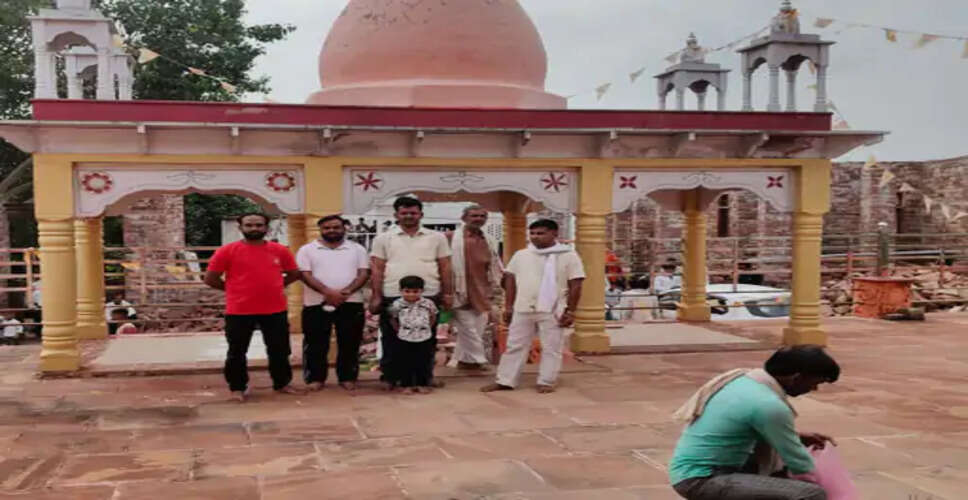 बयाना का प्राचीन अमरा बाबा मंदिर बना आस्था का केंद्र, पूर्णिमा पर लगता है विशाल मेला