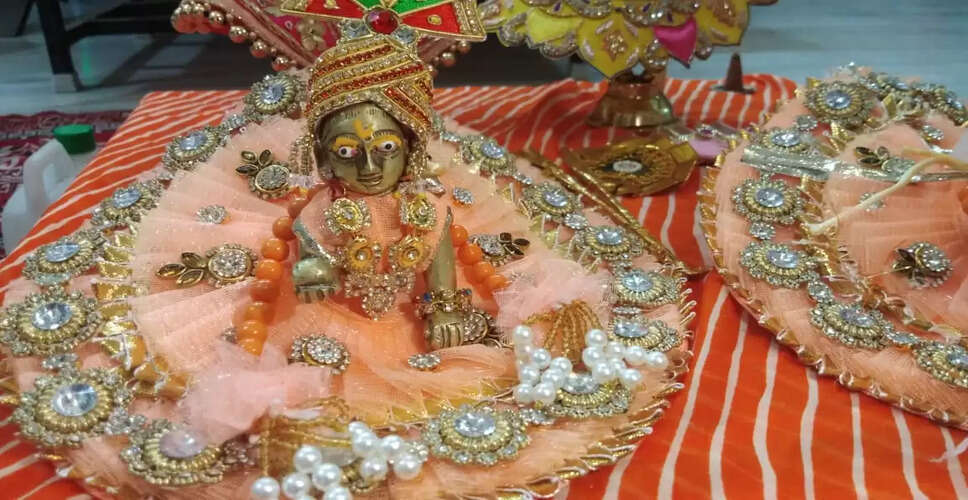 Bikaner&nbsp;में जन्माष्टमी पर सजे कृष्ण मंदिर, बच्चे बने कान्हा और राधा