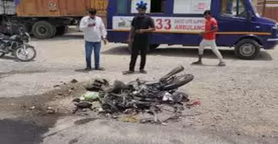 नागौर में भीषण सड़क हादसा: बाइक और कार की टक्कर में दंपती गंभीर रूप से घायल