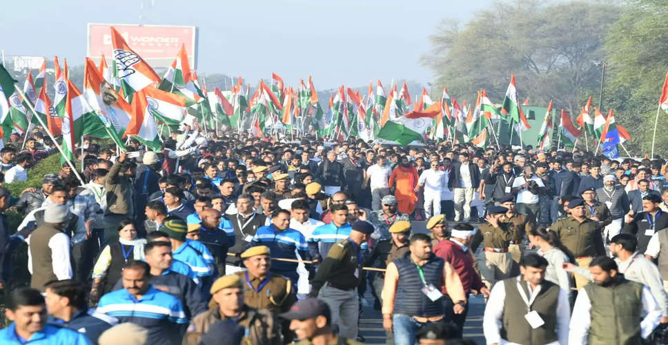 Bharat Jodo Yatra of Congress: दौसा में राहुल गांधी की भारत जोड़ो यात्रा में उमड़ा भारी जन सैलाब, लोगों का उत्साह बना देखने लायक