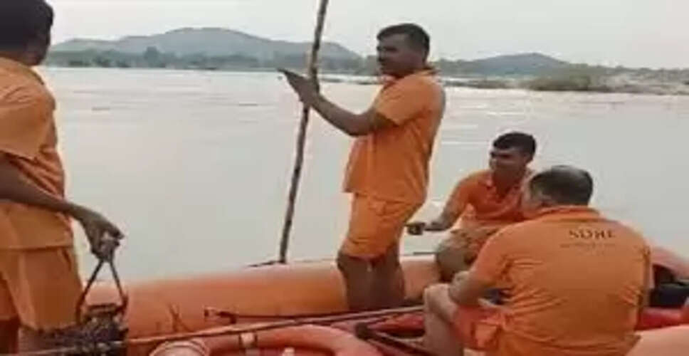 Karoli&nbsp;दिनभर नदी में युवक की तलाश जारी, नहीं मिला सुराग