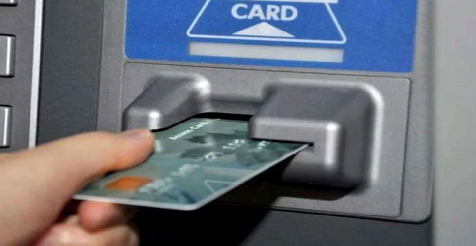 Sikar में युवक का ATM कार्ड बदलकर ठगों ने खाते से निकाले रूपये, केस दर्ज 